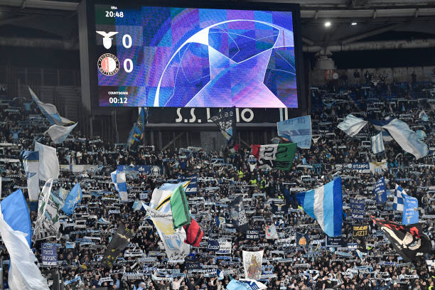 自己的裁判 自己的裁判